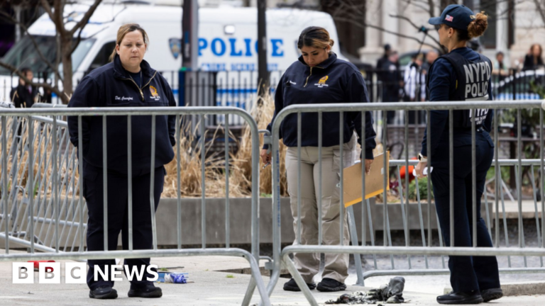 Muere el hombre que se prendió fuego cerca del juicio de Trump