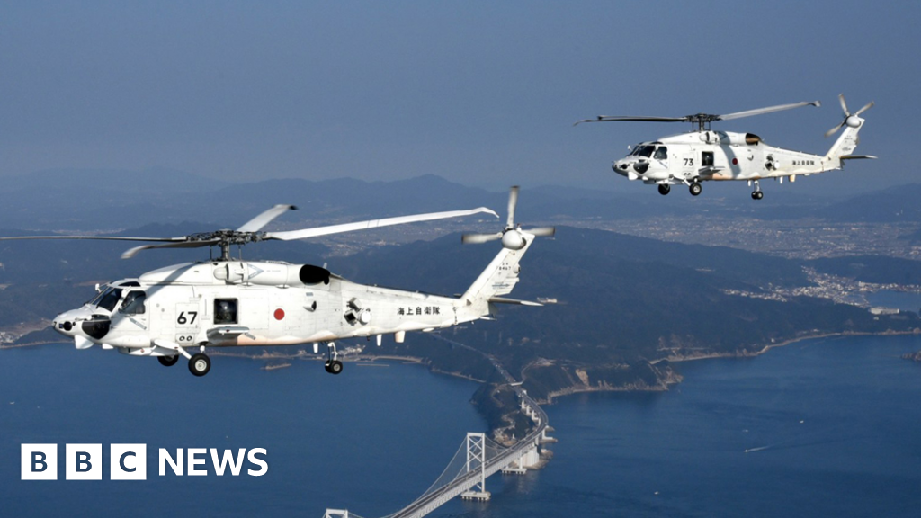 Búsqueda desesperada de la tripulación del helicóptero estrellado en Japón